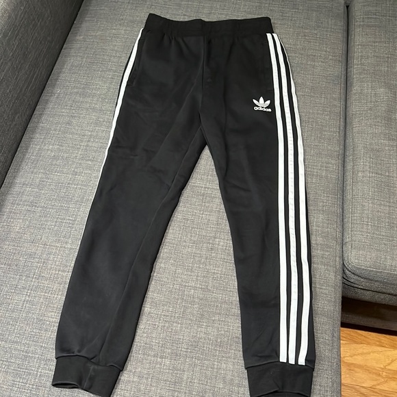 Boys Adidas joggers - Picture 1 of 6